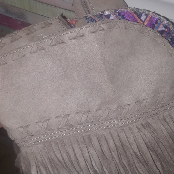 ❌SOLD❌EUC justice tall fringe boots tan 9 - Picture 8 of 8